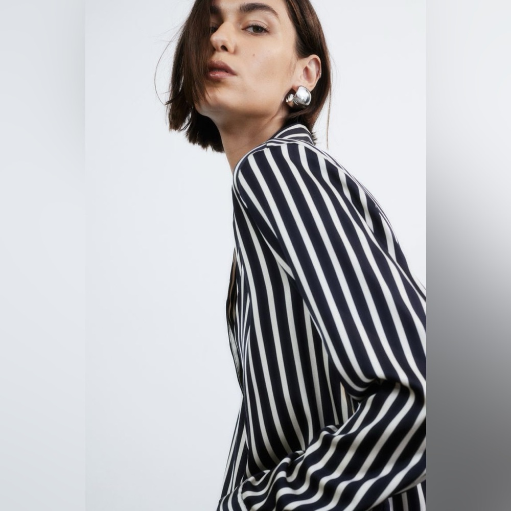 H&M V-neck Blouse - NWT - Black/Striped - S